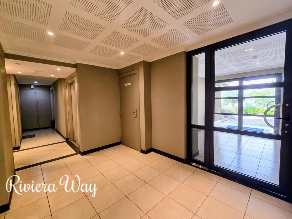 2 room apartment in Juan-les-Pins, photo #2, listing #101630886