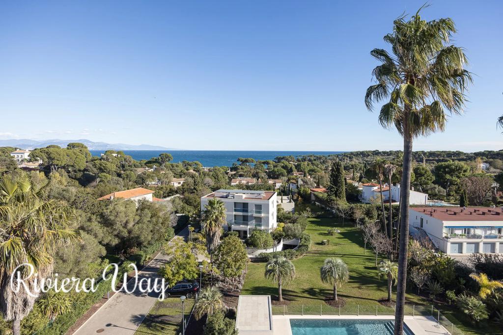 4 room penthouse in Cap d'Antibes, photo #7, listing #97929552