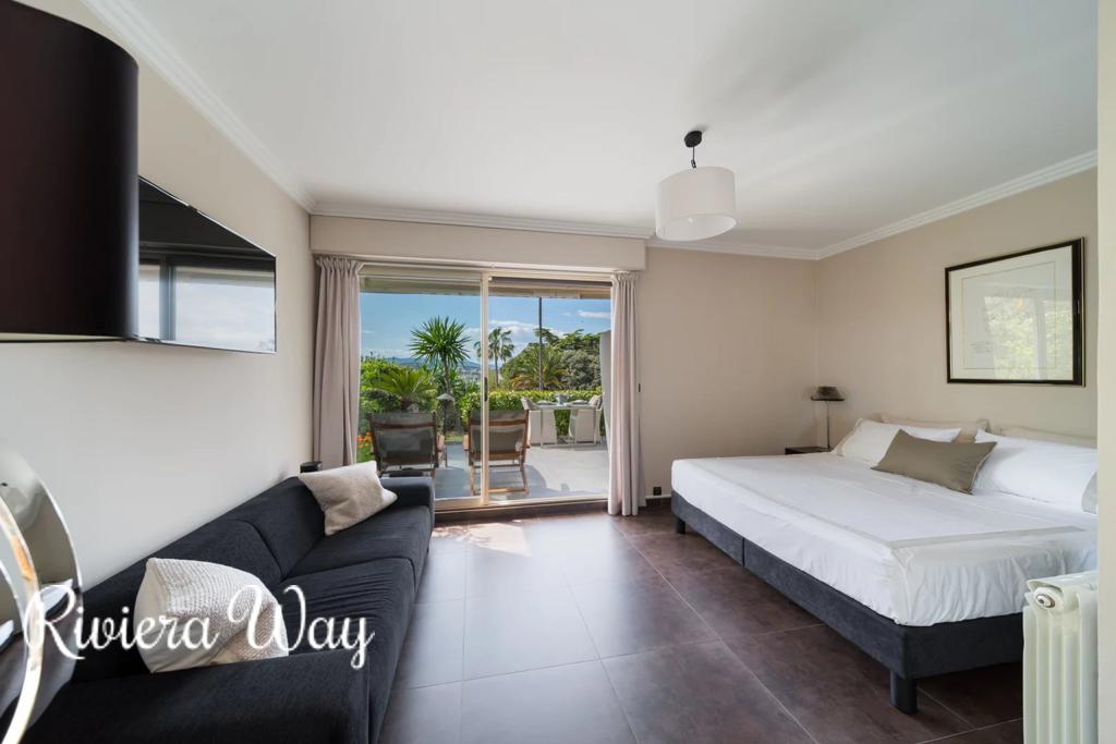 3 room apartment in Cannes, photo #10, listing #106111824