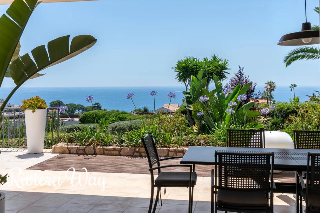 8 room villa in Cannes, photo #6, listing #106529640