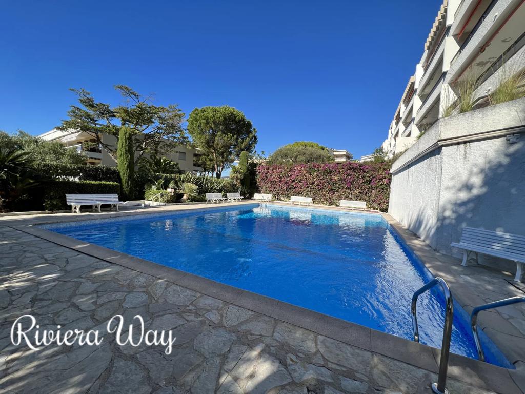 3 room apartment in Antibes, photo #10, listing #103975536