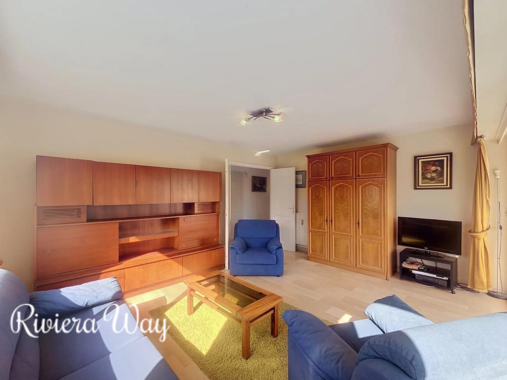 2 room apartment in Antibes, photo #5, listing #107046534