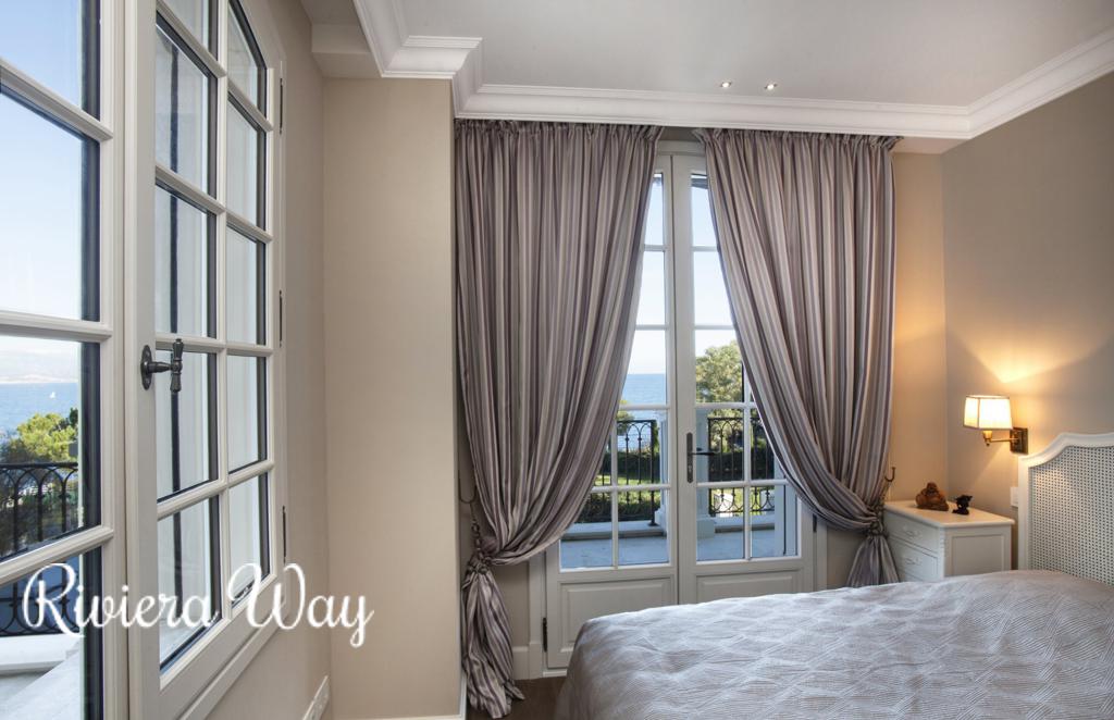 10 room villa in Cap d'Antibes, photo #10, listing #83809404
