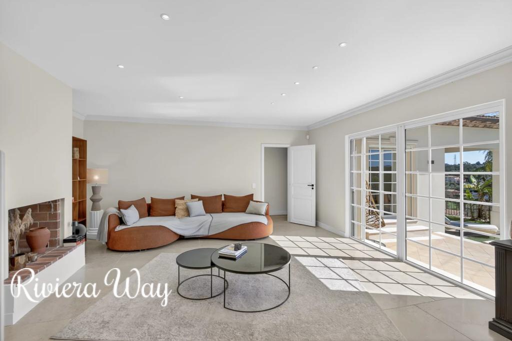 Villa in Mougins, photo #5, listing #105860454