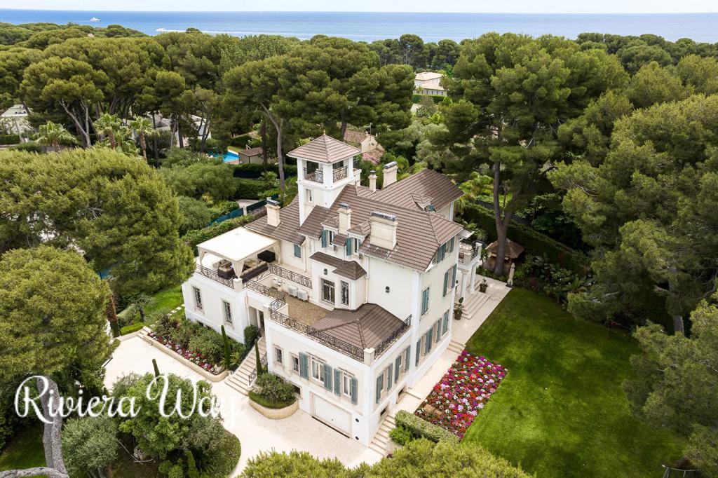 19 room villa in Cap d'Antibes, photo #2, listing #99937656