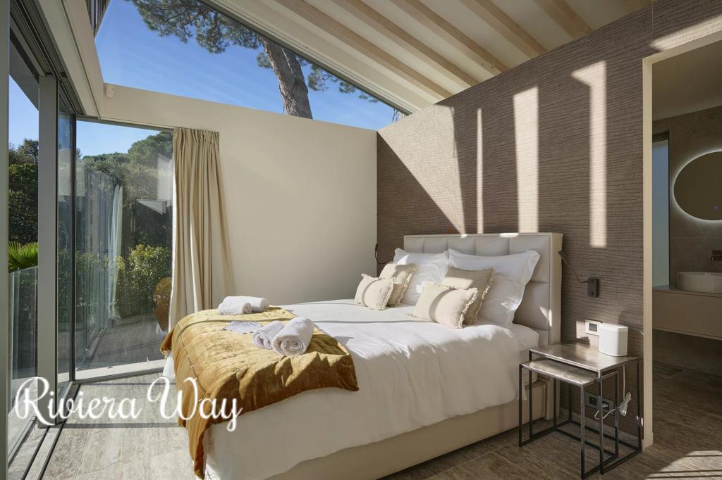 12 room villa in Saint-Tropez, photo #2, listing #98945112