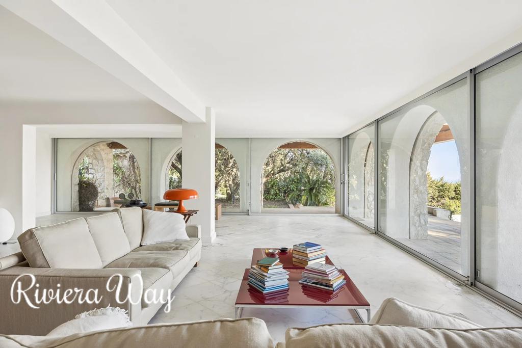 8 room villa in Saint-Paul-de-Vence, photo #4, listing #106130304