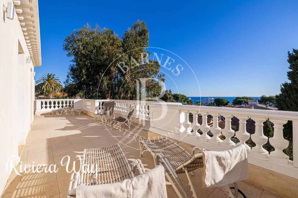 6 room villa in Antibes, photo #2, listing #98004900