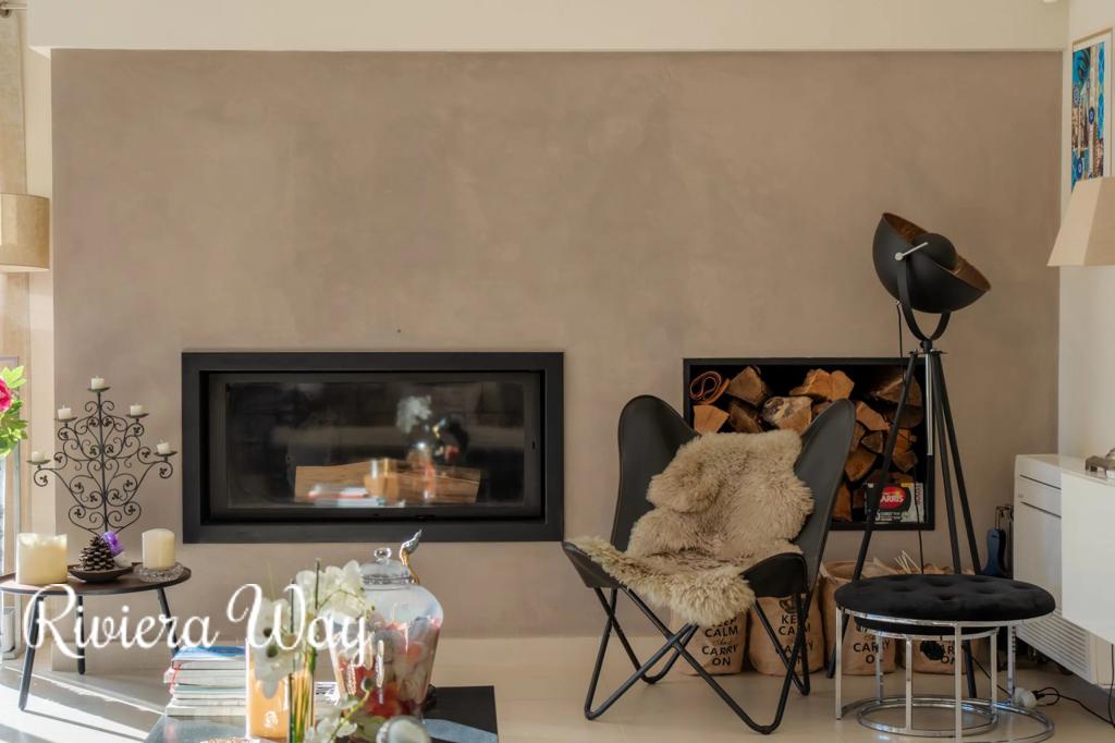 6 room villa in Mougins, photo #6, listing #106040256