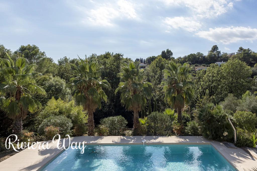 8 room villa in Le Rouret, photo #2, listing #105916902