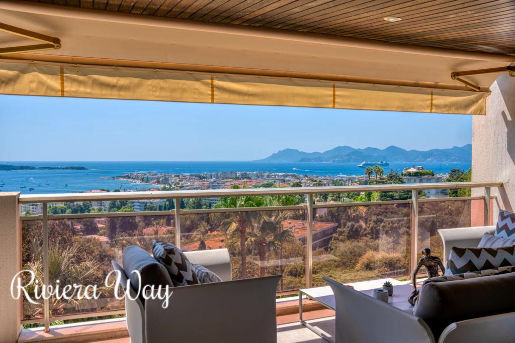 4 room apartment in Cannes, photo #5, listing #106898358