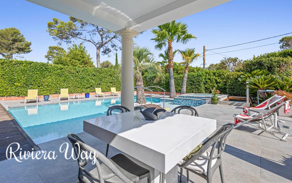5 room villa in Mougins, photo #10, listing #107100168