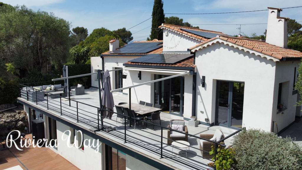 5 room villa in Mougins, photo #2, listing #102944142