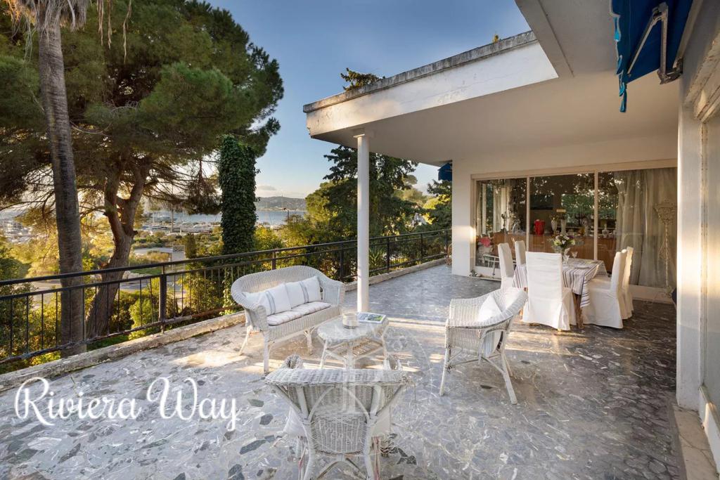 8 room villa in Antibes, photo #8, listing #101547852