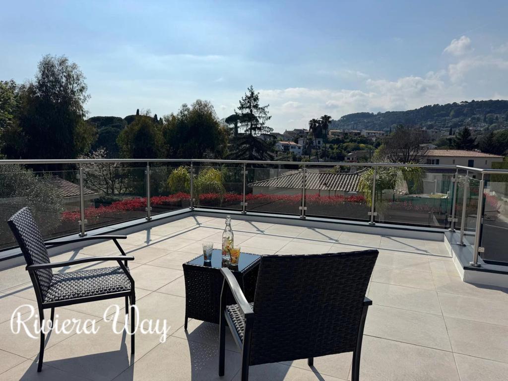 5 room villa in Saint-Paul-de-Vence, photo #9, listing #103133940