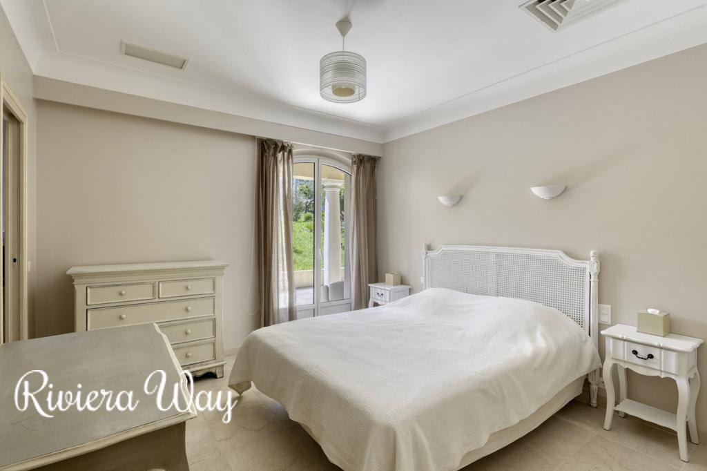 8 room villa in Ramatyuel, photo #1, listing #88533102