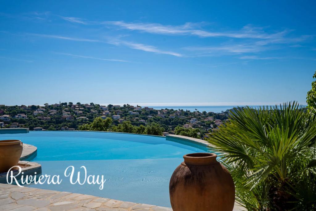 8 room villa in Sainte-Maxime, photo #3, listing #106364790