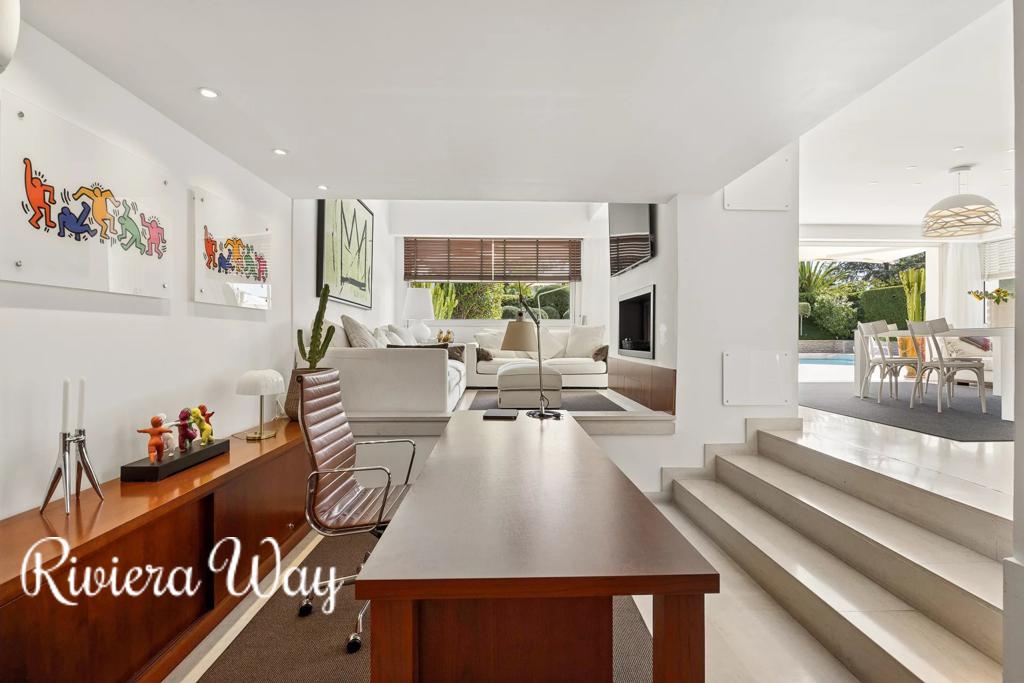 5 room villa in Villeneuve-Loubet, photo #8, listing #107203110