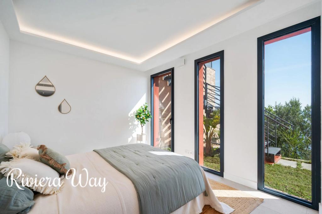 4 room apartment in Theoule-sur-Mer, photo #8, listing #106503474