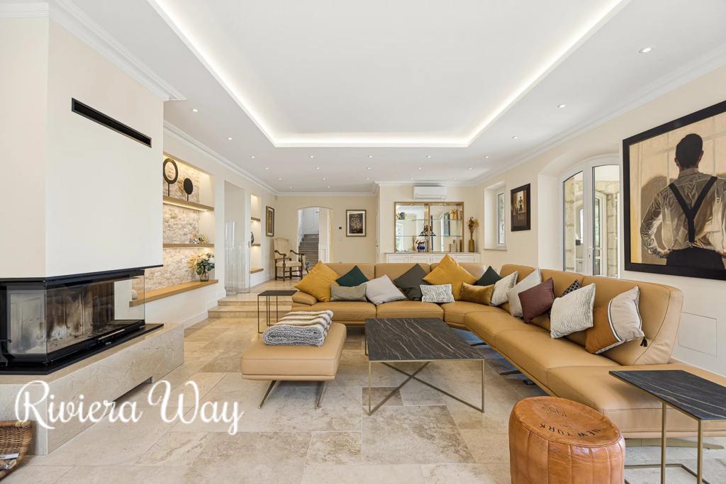 15 room villa in Saint-Paul-de-Vence, photo #7, listing #106332408