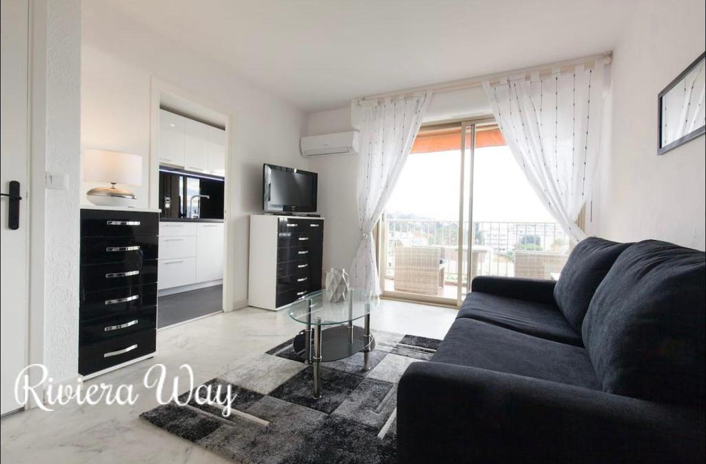 1 room apartment in Cannes, 32 m², photo #2, listing #101602116