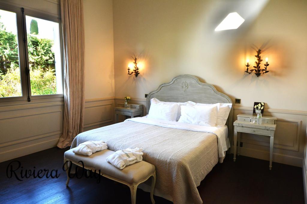 10 room villa in Cap d'Antibes, photo #5, listing #91392042