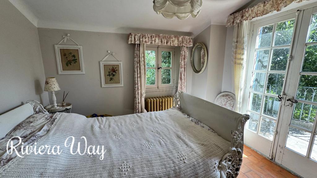 6 room villa in Grasse, photo #8, listing #103175478