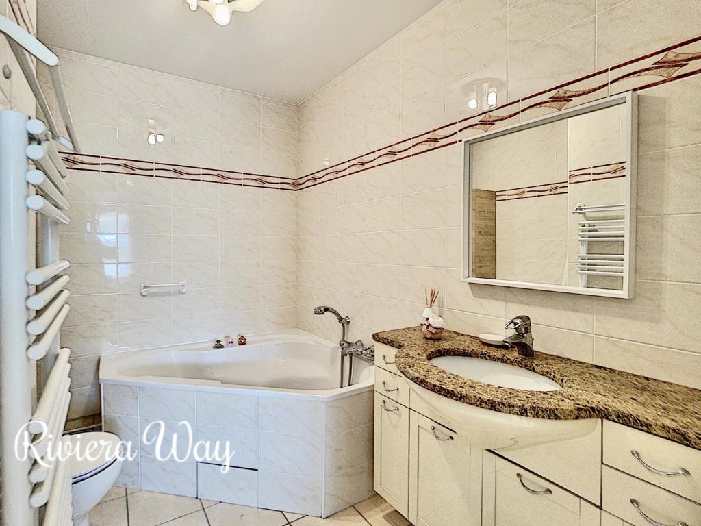 3 room apartment in Cannes, photo #10, listing #105801066