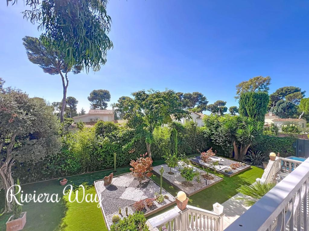 5 room villa in Cap d'Antibes, photo #3, listing #104095110