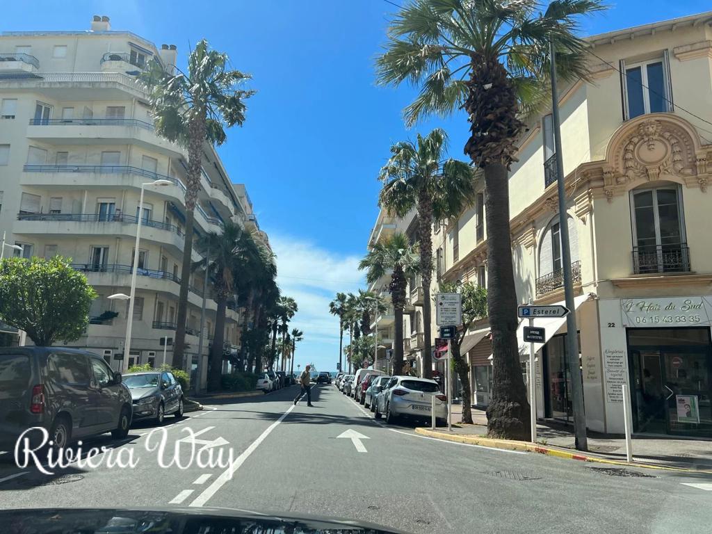 3 room apartment in Antibes, photo #4, listing #106275540