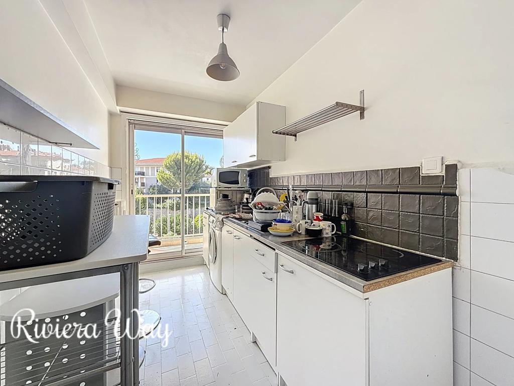 3 room apartment in Cannes, photo #7, listing #104150088