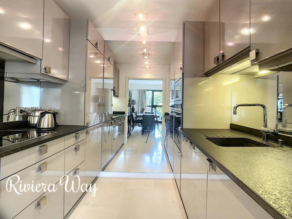 2 room apartment in Cannes, photo #5, listing #105335202