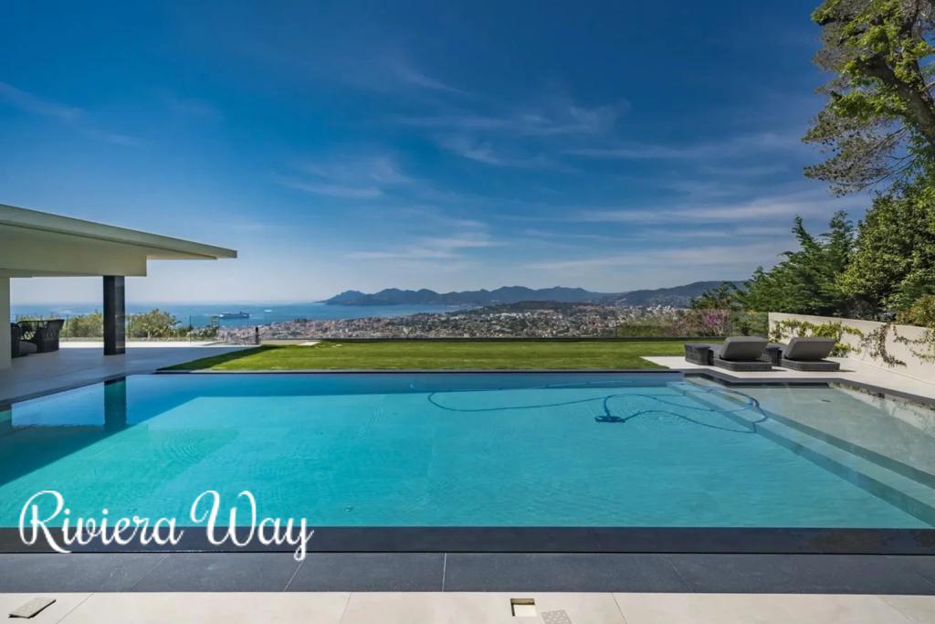 12 room villa in Cannes, photo #4, listing #93664662