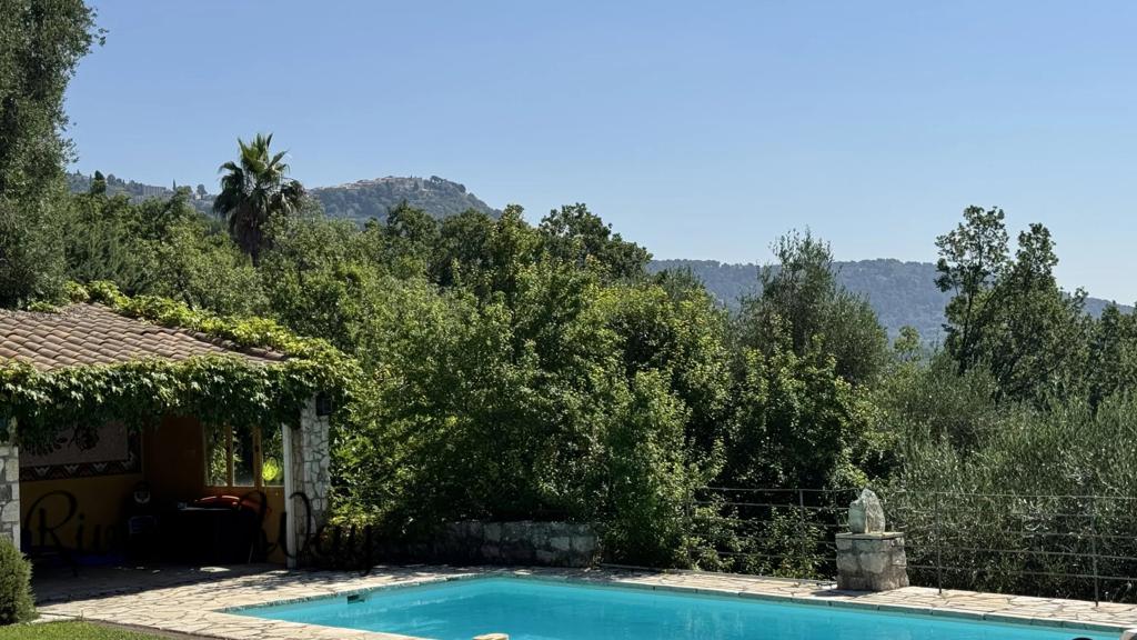 10 room villa in Le Tignet, photo #4, listing #99360156