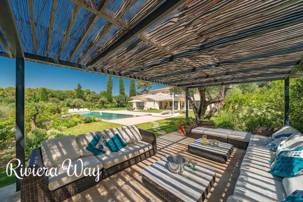 8 room villa in Mougins, photo #2, listing #100189236