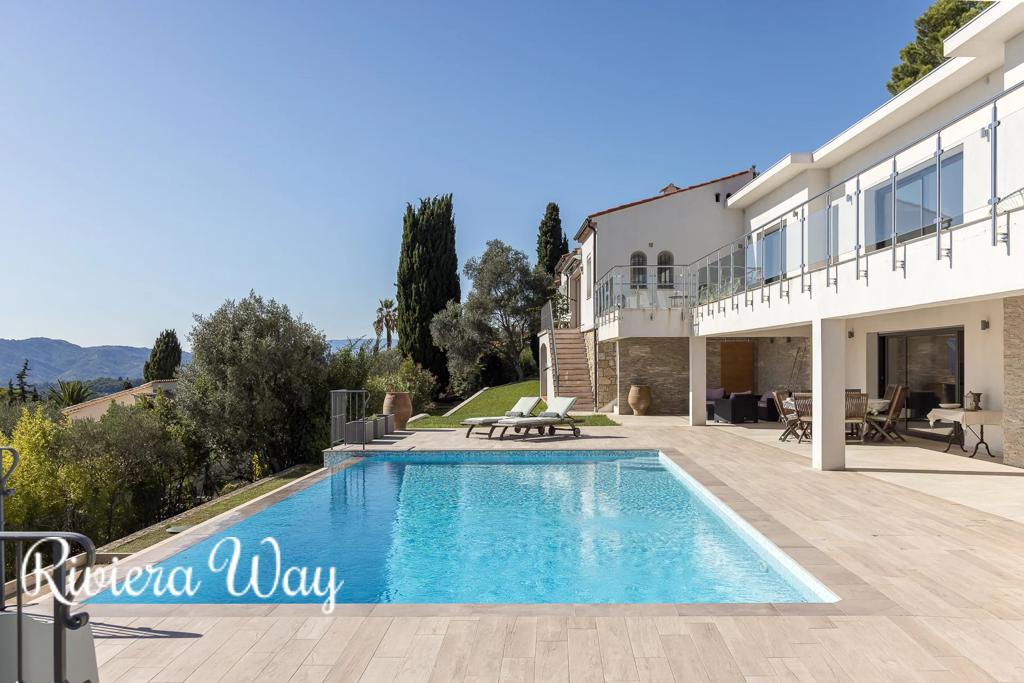 8 room villa in Mougins, photo #2, listing #97745088