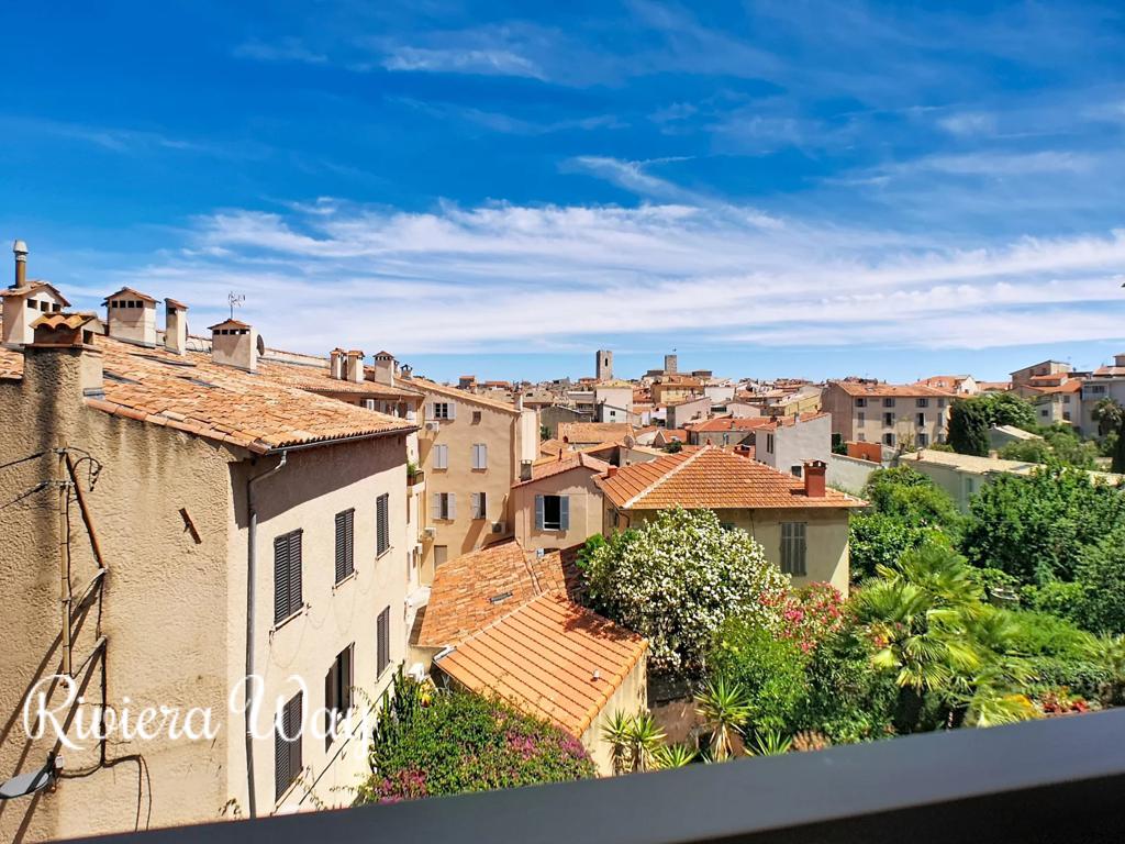 Apartment in Antibes, photo #7, listing #106563282