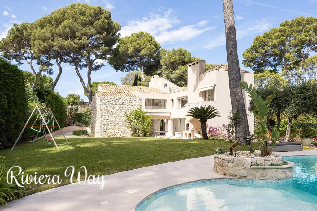 5 room villa in Cap d'Antibes, photo #1, listing #106539258