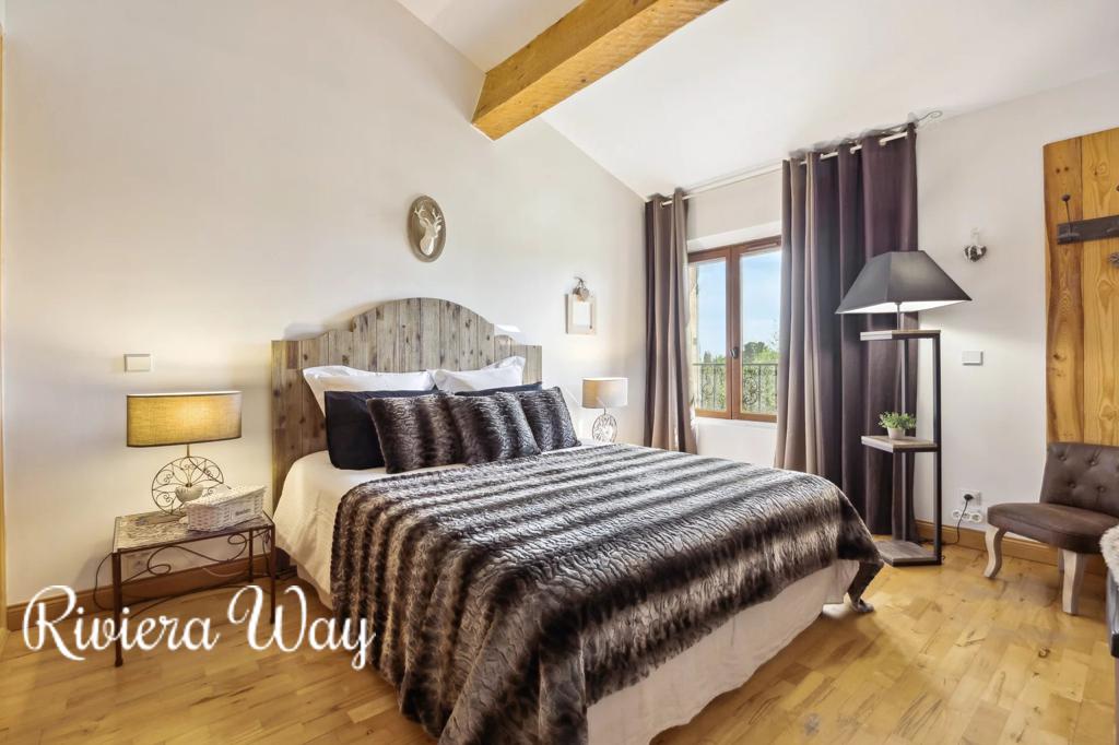 7 room villa in Tourrettes, photo #2, listing #102918270