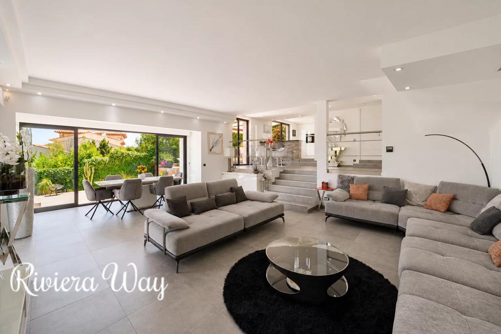 6 room villa in Golf Juan, photo #4, listing #106900416