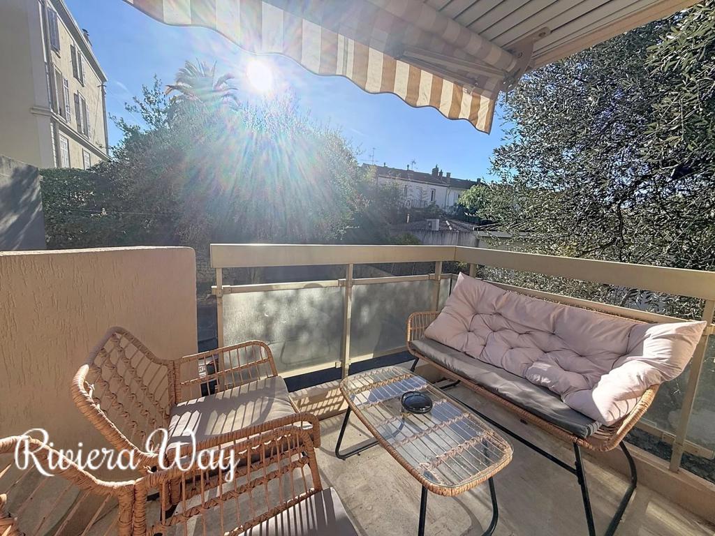 2 room apartment in Cannes, photo #2, listing #107013102