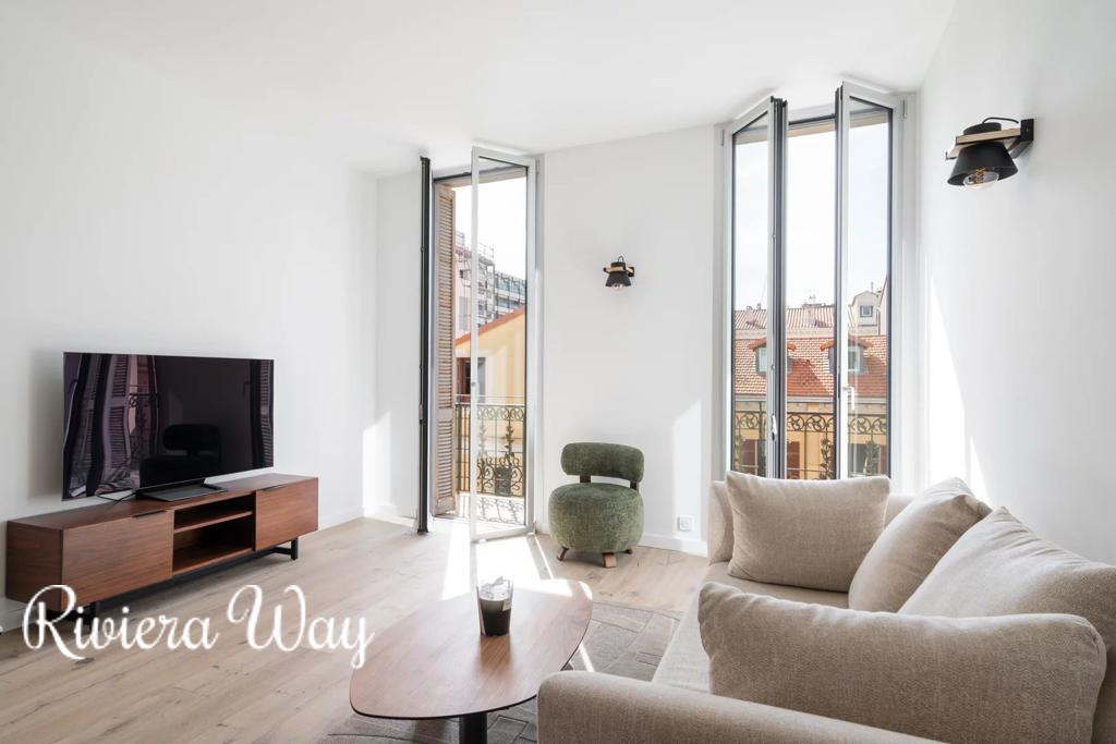 4 room apartment in Cannes, photo #1, listing #105773766