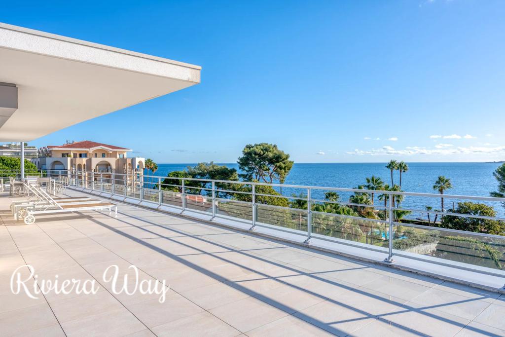 4 room apartment in Cannes, photo #4, listing #105153300