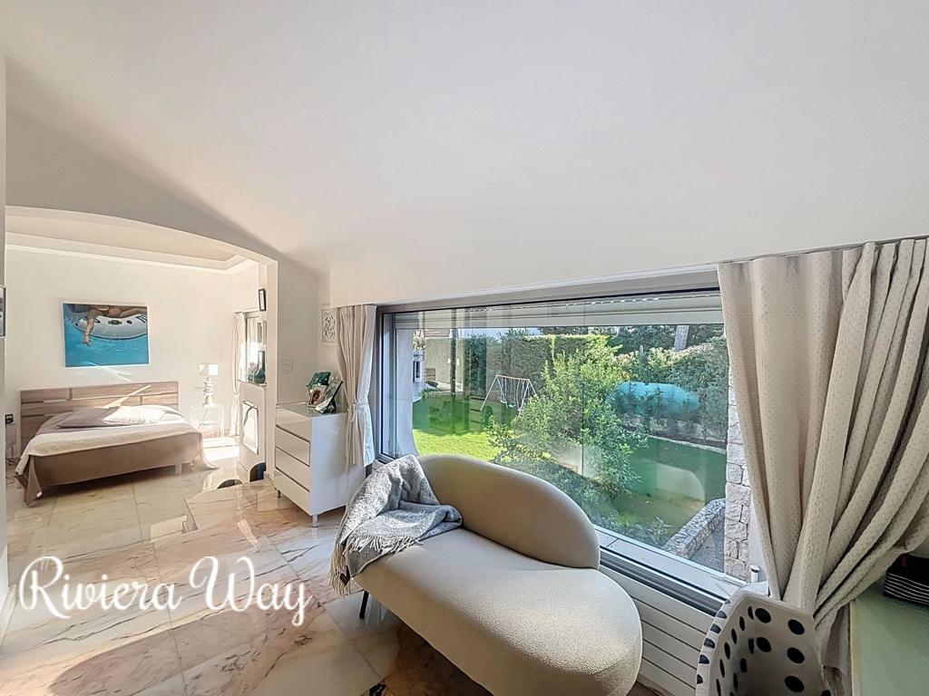8 room villa in Cap d'Antibes, photo #5, listing #104687226