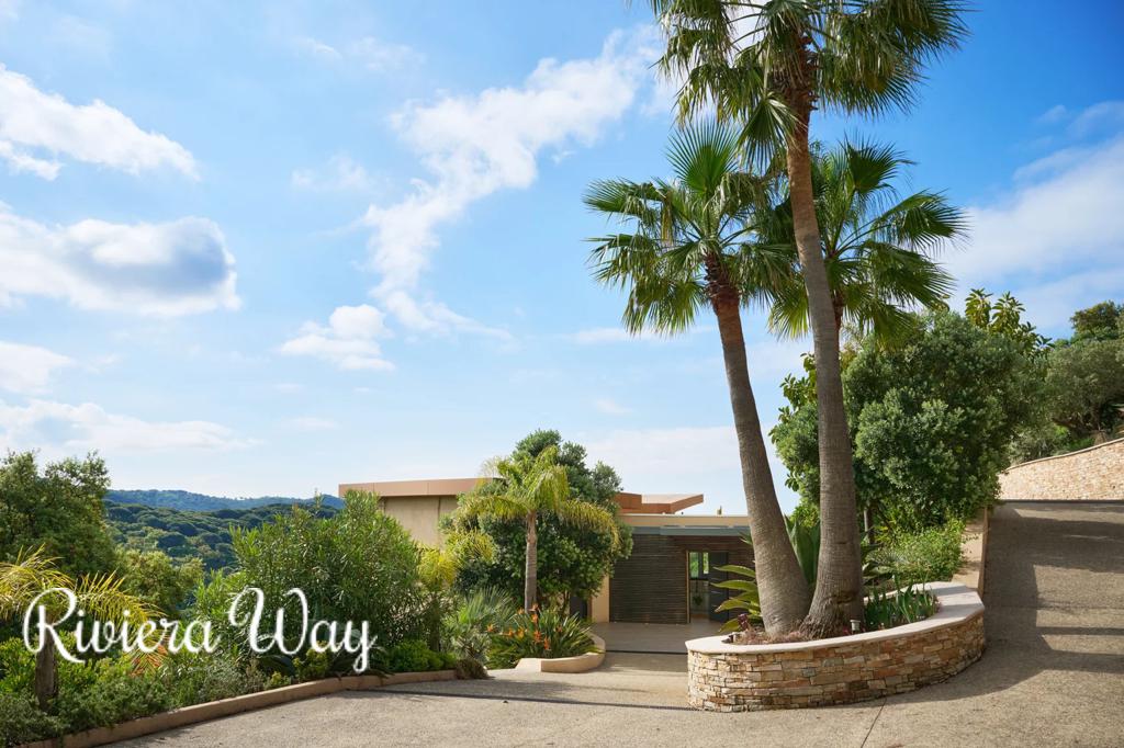 10 room villa in La Croix-Valmer, photo #10, listing #102842418