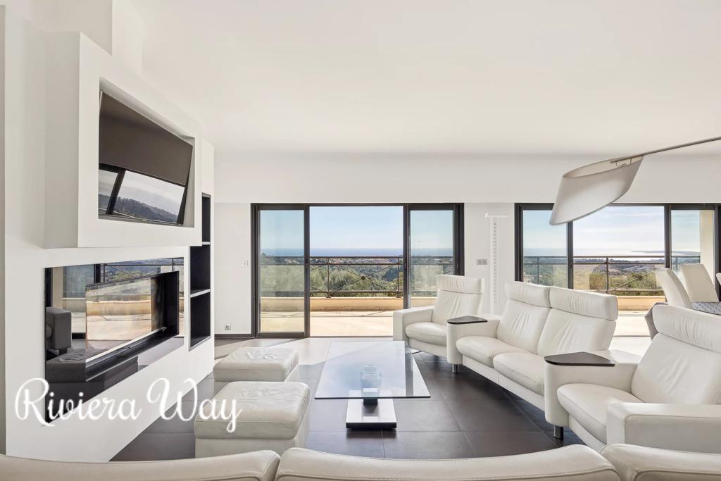 6 room villa in La Gaude, photo #9, listing #104429094