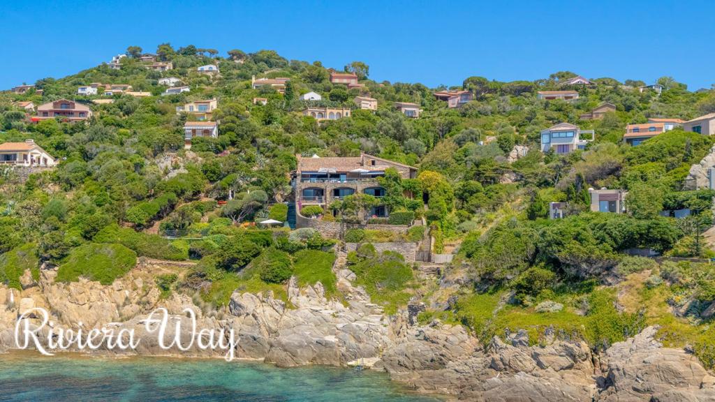 14 room villa in Hyères, photo #1, listing #106534554