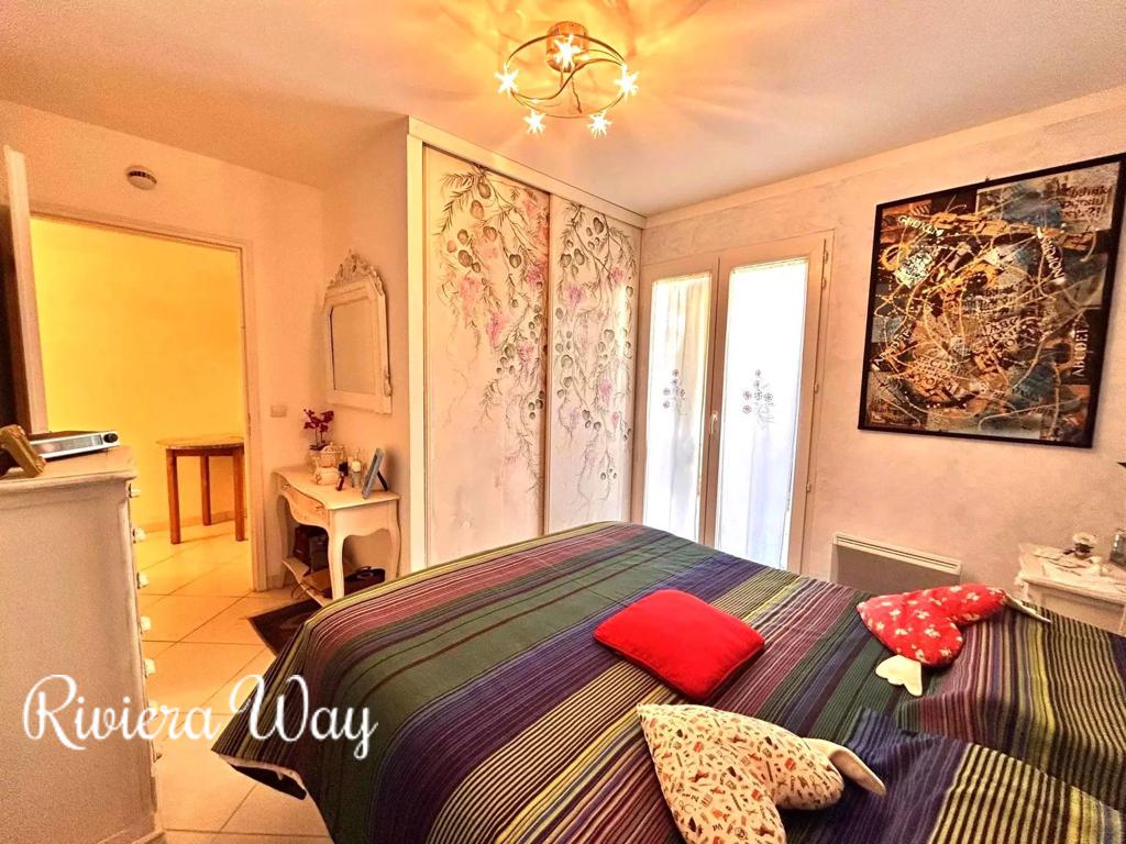 2 room apartment in Juan-les-Pins, photo #1, listing #101630886