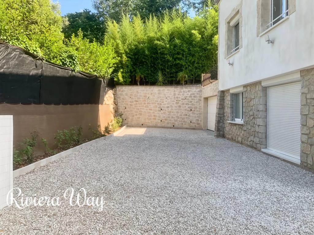 8 room villa in Cannes, photo #10, listing #92995014