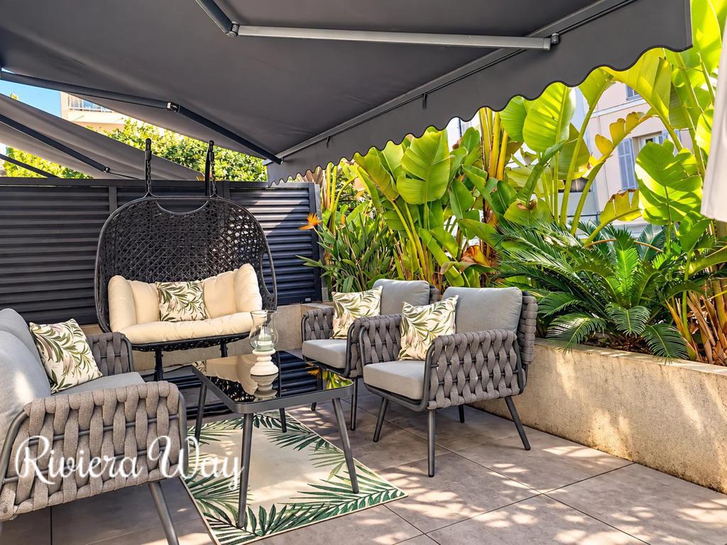 2 room apartment in Cannes, photo #1, listing #107151576